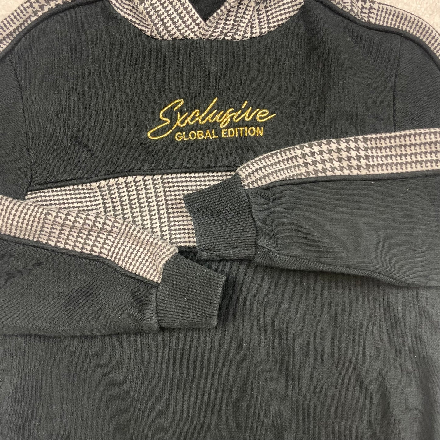 Kapuzenpullover von George in Schwarz mit grauen Hahnentritt-Details, Größe 5–6 Jahre – detail