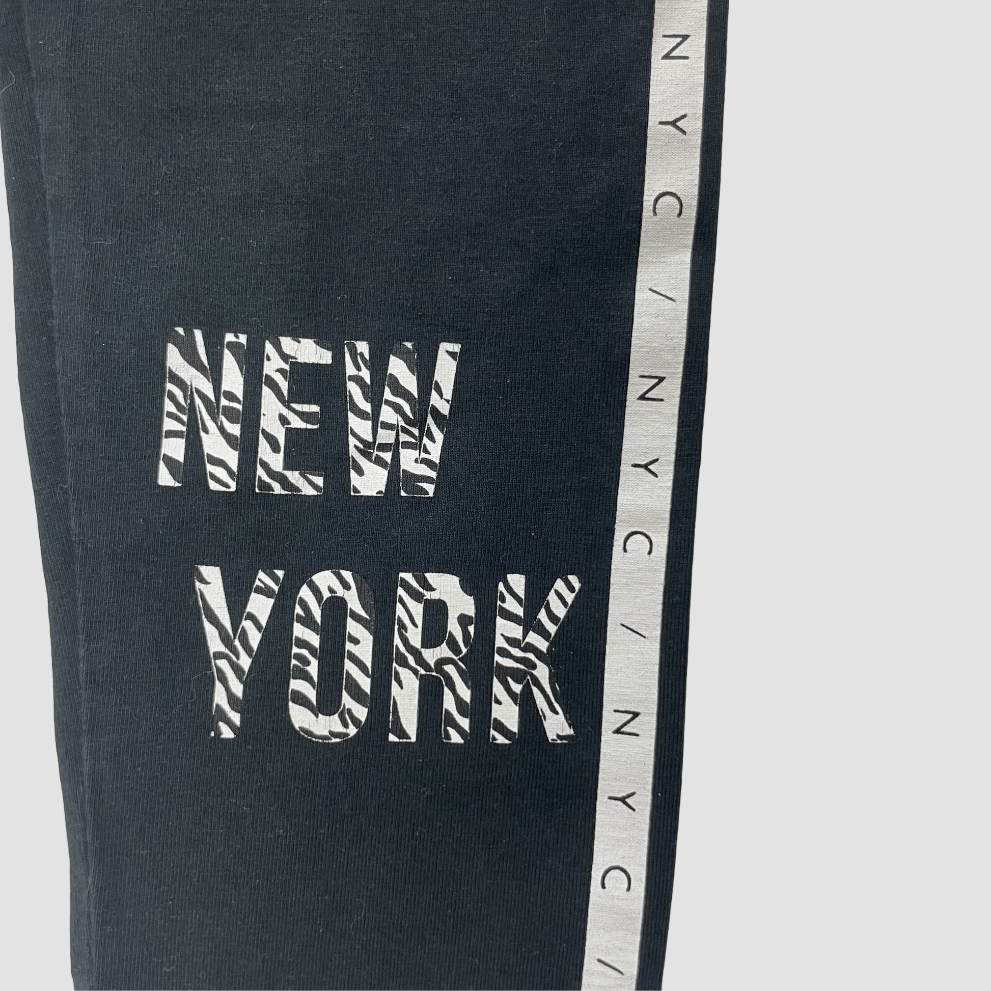 Schwarze Mädchen-Leggings von George mit Seitenstreifen und „New York“-Schriftzug 2