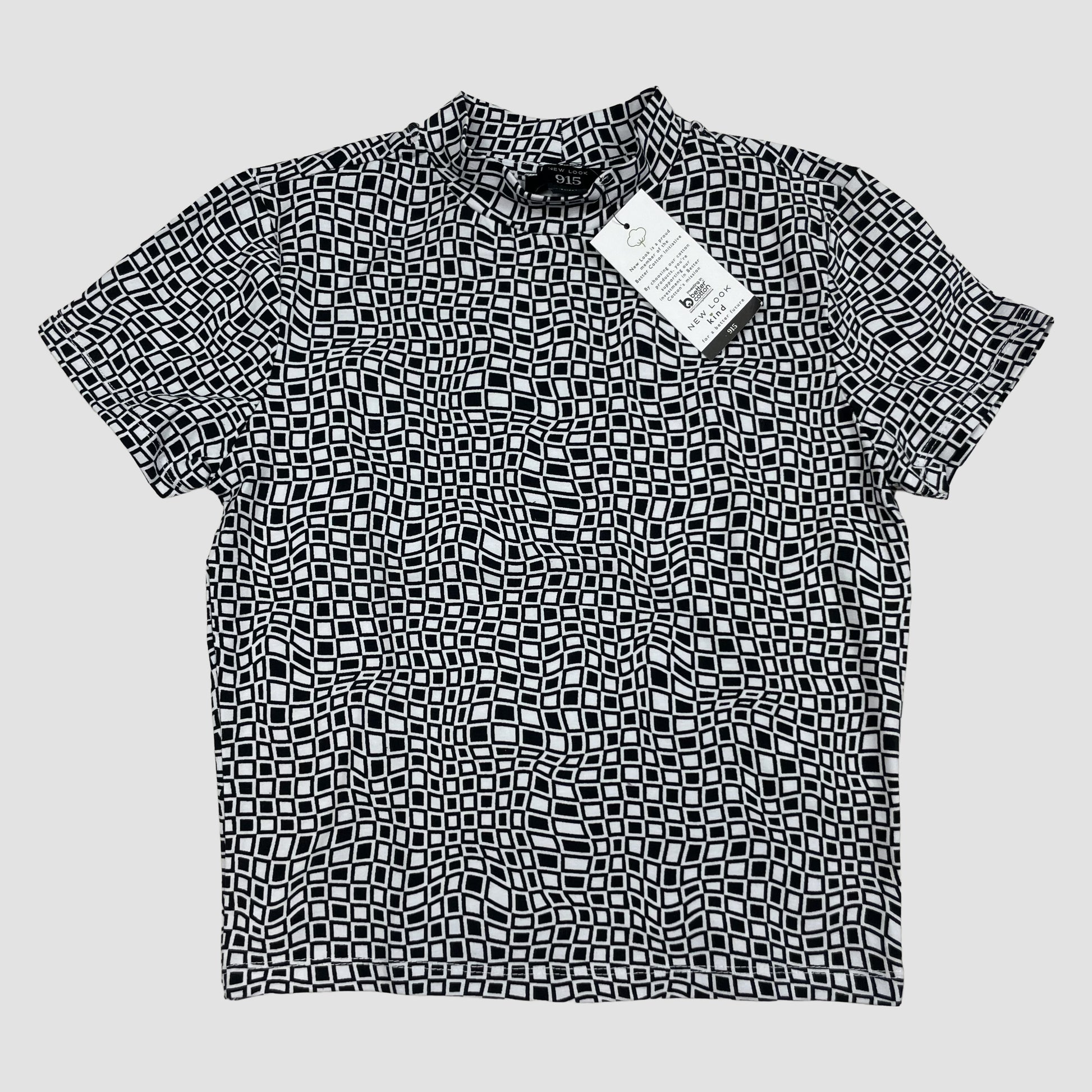 Schwarz-weißes T-Shirt von 915 mit geometrischem Muster, kurzer Ärmel und kleinem Stehkragen – front