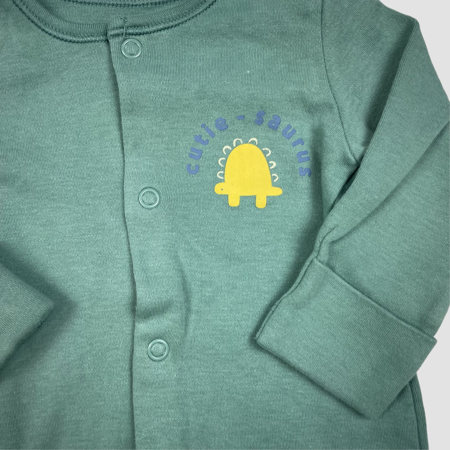 2er-Pack Baby-Schlafanzüge von George in Weiß und Grün, Größe 0–3 Monate – detail