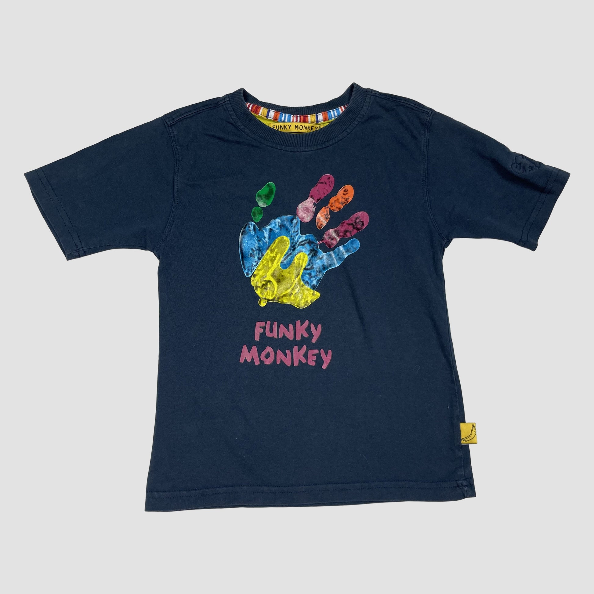 Dunkelblaues Kinder-T-Shirt mit bunter Handprint-Grafik und Schriftzügen vorne und hinten – front