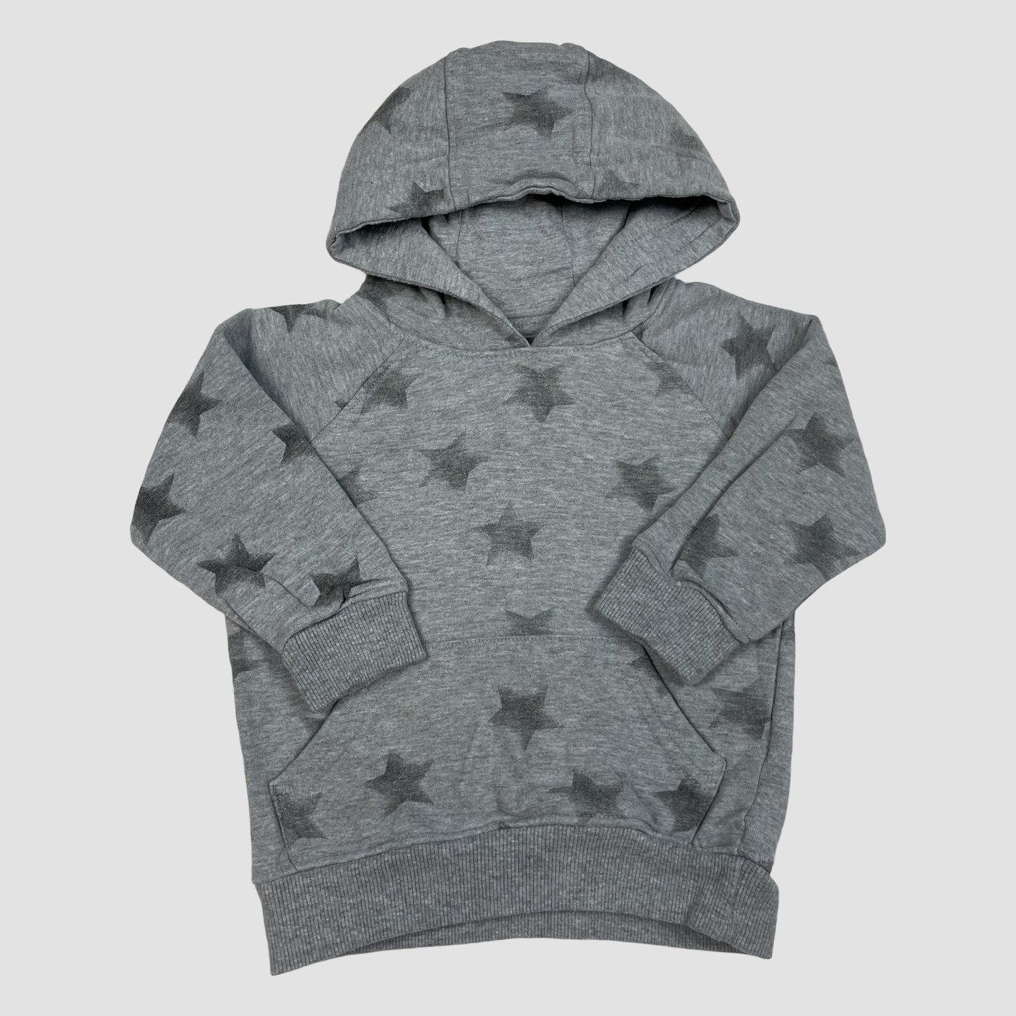 Grauer Kapuzenpullover mit Sternenmuster von M&Co, Größe 12–18 Monate – front