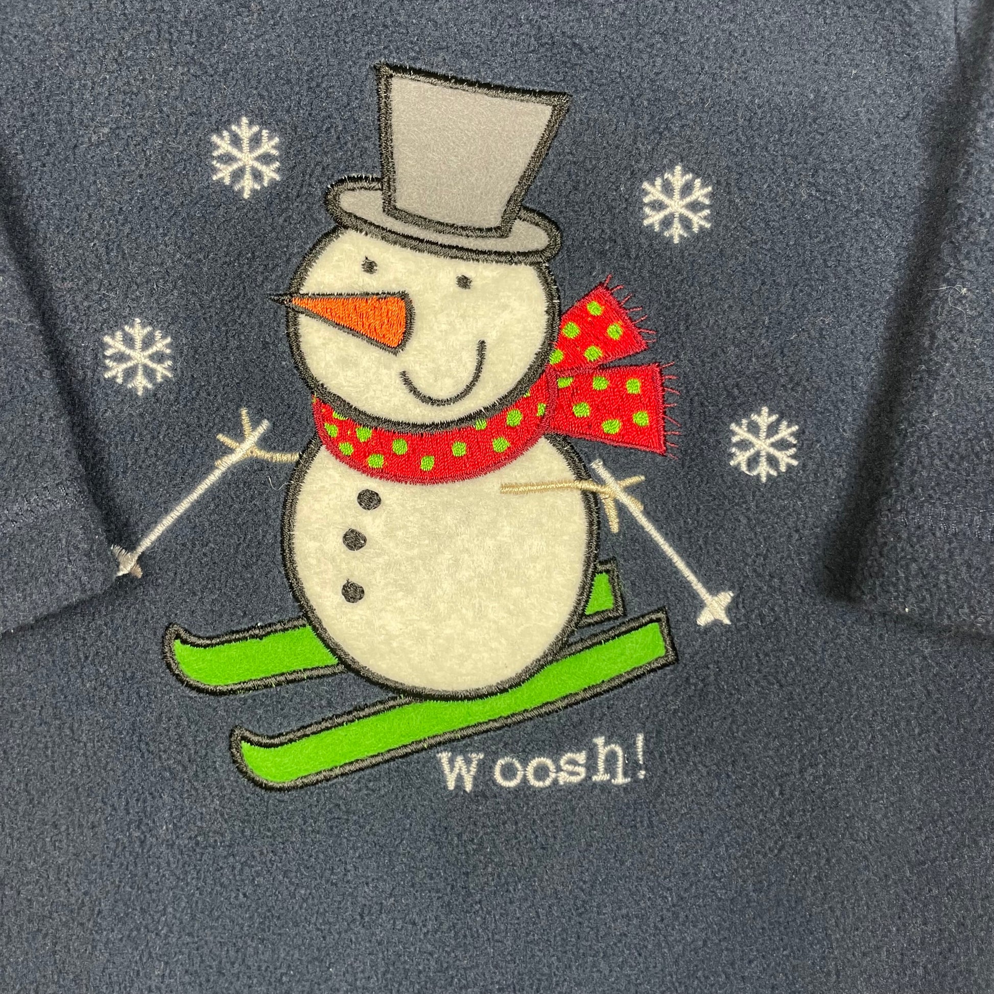 Marineblauer Baby-Fleece-Overall mit Schneemann-Motiv, Größe 0–3 Monate – detail