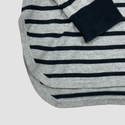 Gestreifter grauer Baumwoll-Pullover mit pinken Herz-Ellenpatches, Größe XXL (14–16), GAP Kids – detail