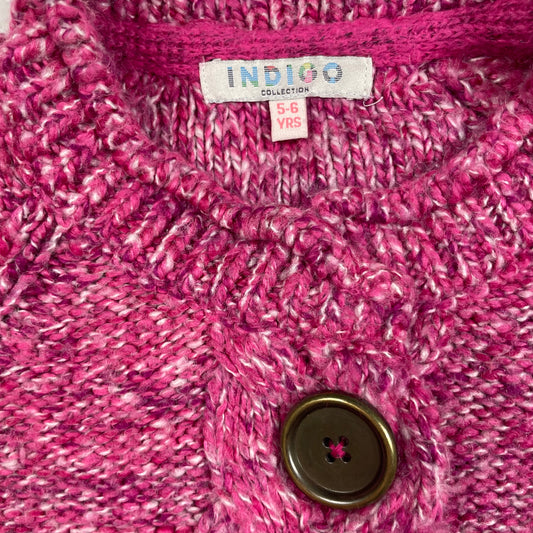Pink melierte Kinder-Strickjacke kurzarm mit Knopf, Größe 5–6 Jahre – detail