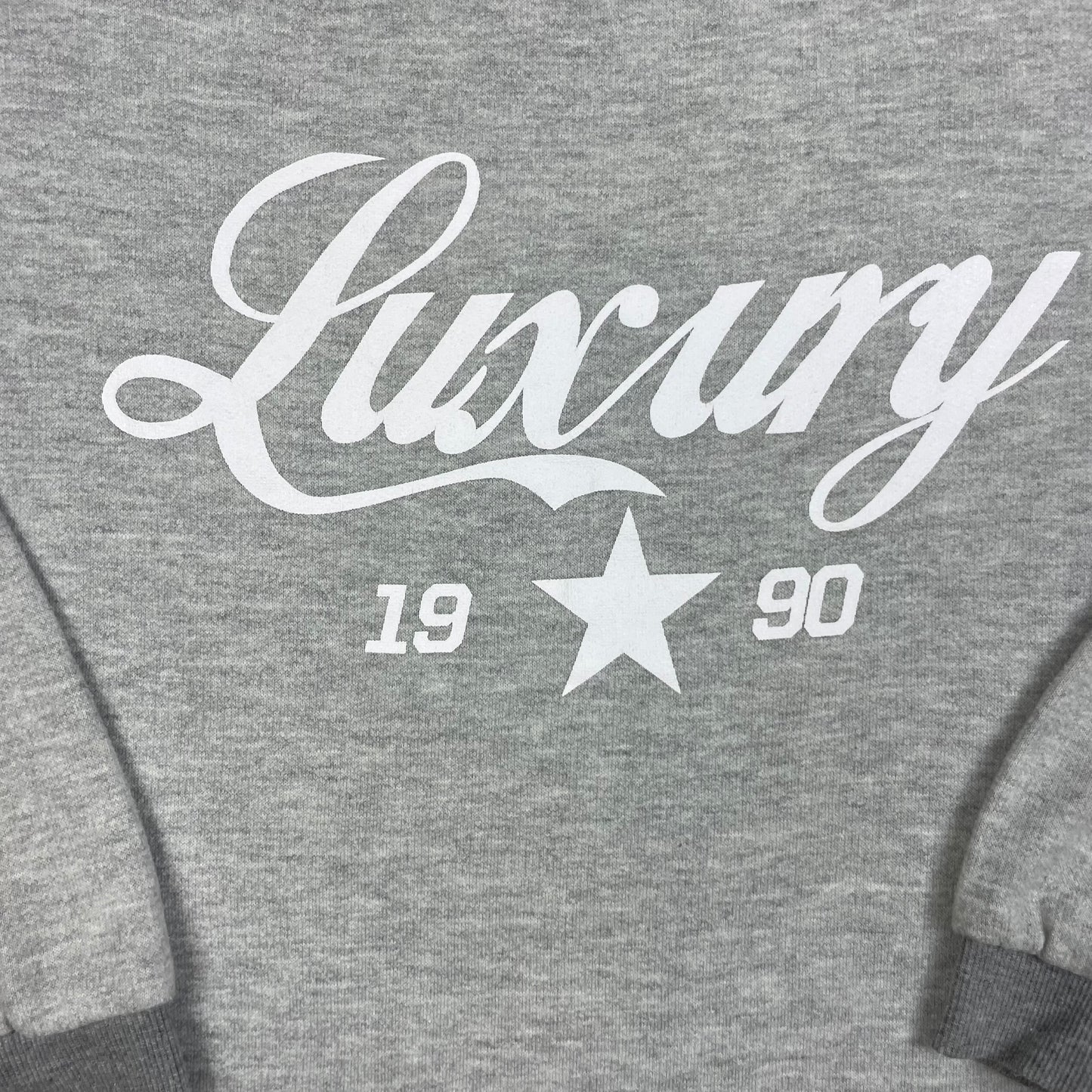 Graues Kinder-Sweatshirt mit "Luxury 1990" Print, Größe 152 – detail