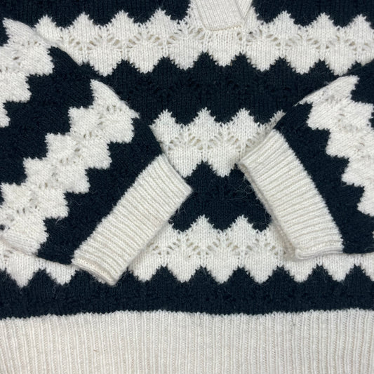 Schwarz-weißer Strickpullover mit Zickzackmuster und Polokragen, Größe 164 – detail