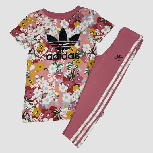 Adidas Kinder-Set: geblümtes T-Shirt in Rosa mit Logo und passende rosa Leggings mit weißen Streifen, Größe 3–4 Jahre – front