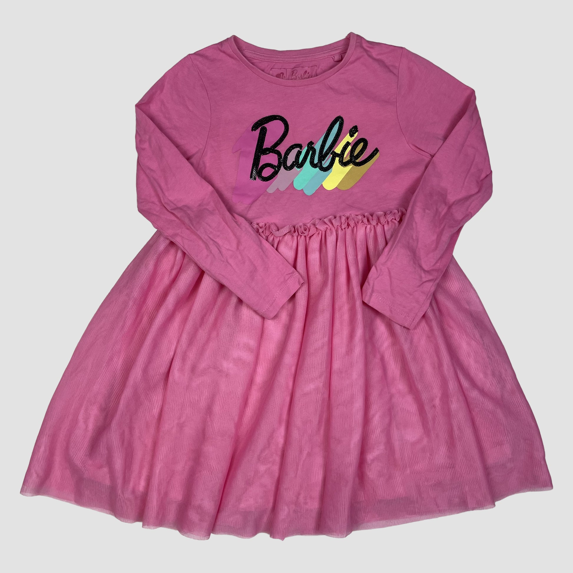 Rosa Langarmkleid mit Mesh-Rock und Barbie-Frontprint, Größe 5–6 Jahre – front
