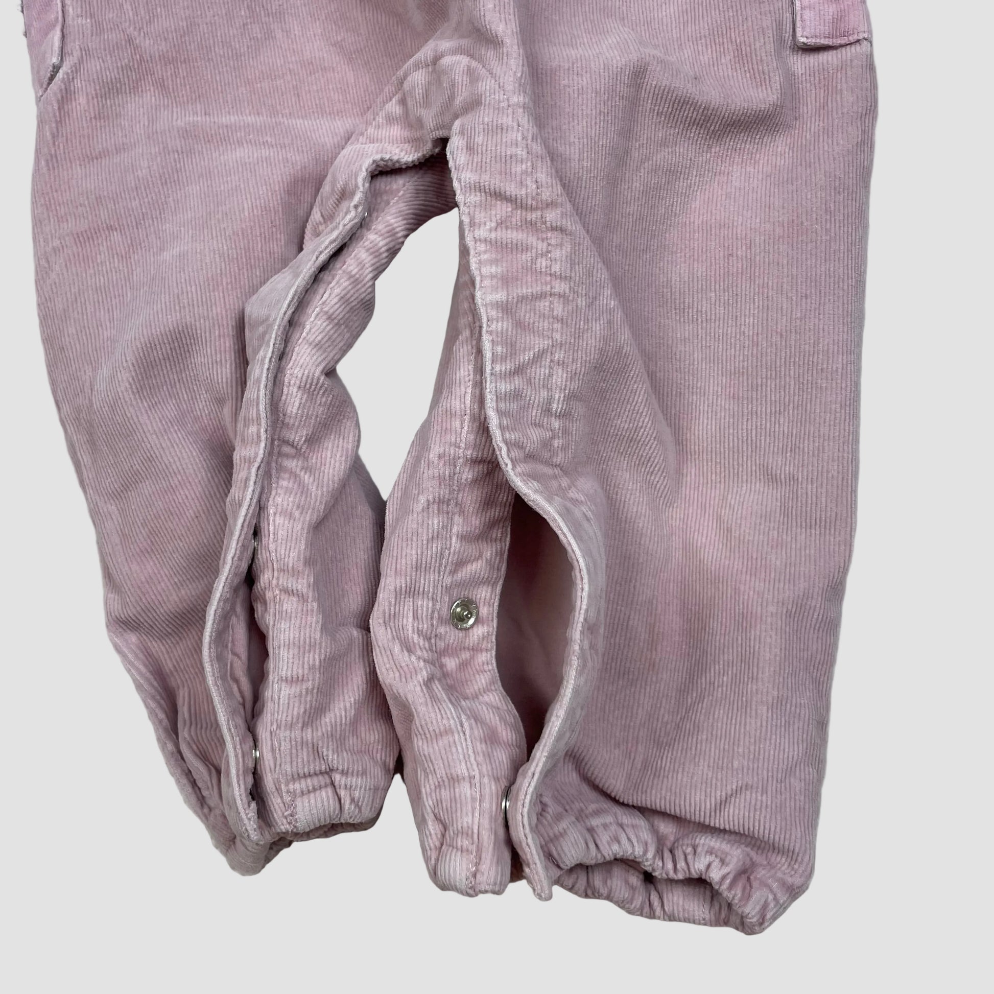 Rosa Cord-Overall von The Little White Company, Größe 12–18 Monate – close‑up