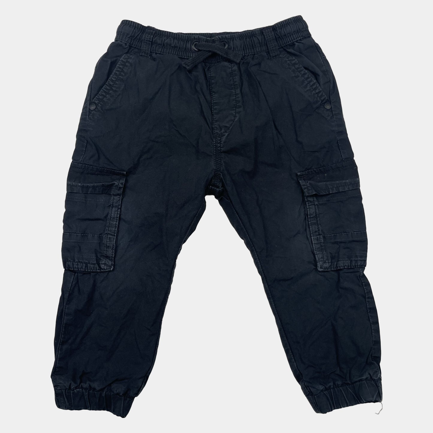 Dunkelblaue Cargohose für Kleinkinder mit elastischem Bund, Kordelzug und Seitentaschen, Größe 92 – front