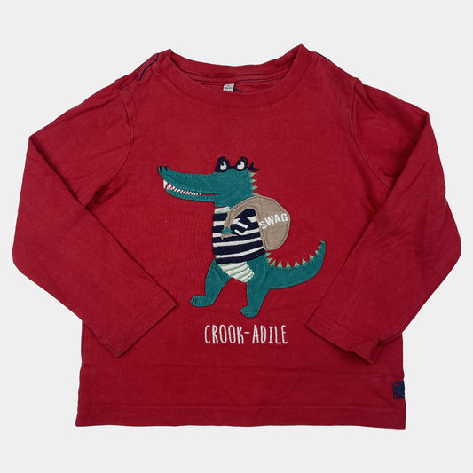 Rotes Langarmshirt mit Krokodil-Applikation vorne – front