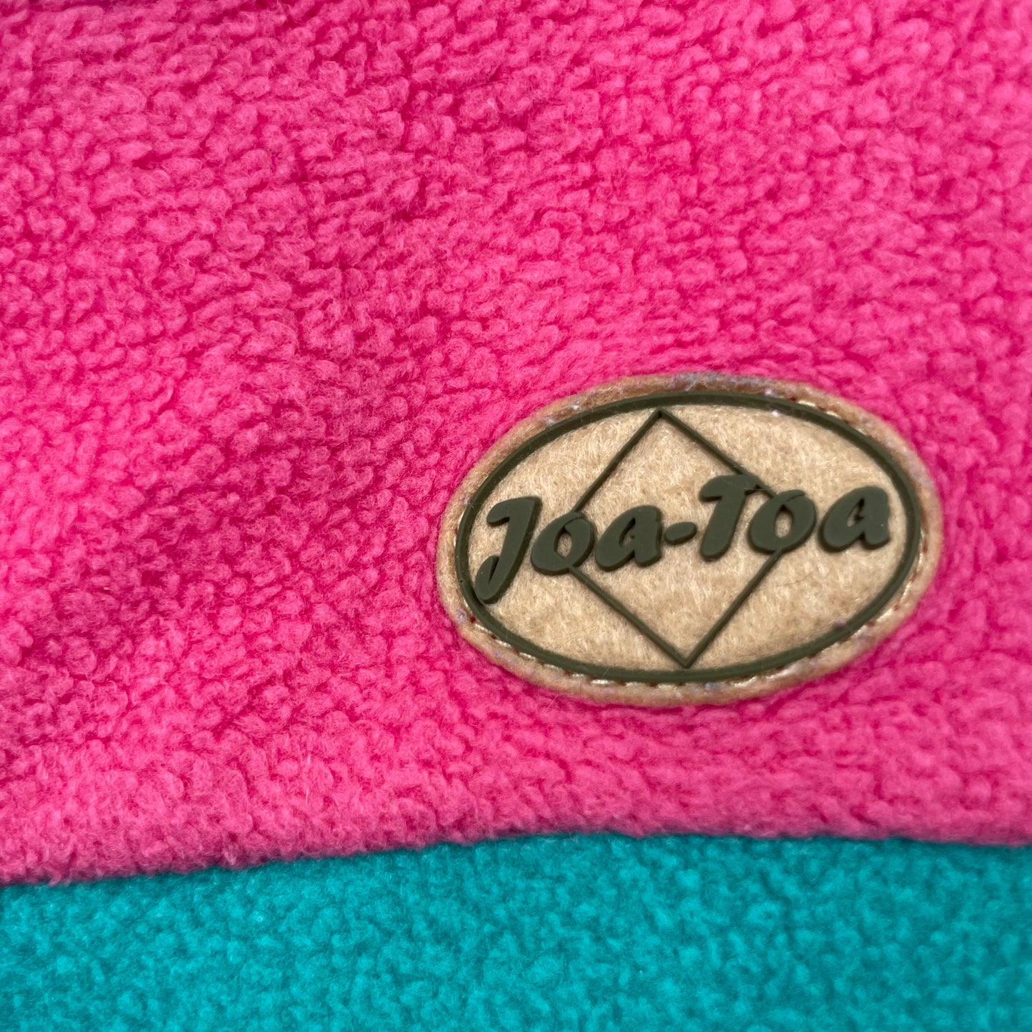 Rosa Fleece-Kapuzenpullover mit Blume und Marienkäfer-Muster, Größe 18–24 Monate – label