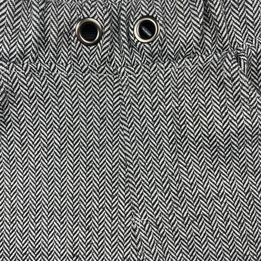 Graue Kinderhose mit Fischgrätenmuster von Nutmeg, Größe 1,5 Jahre – detail