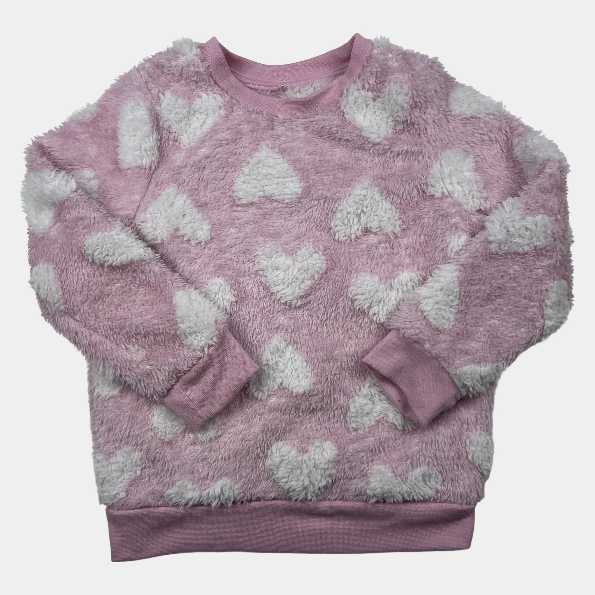 Rosa flauschiger Kinderpullover mit weißen Herzen, Größe 3–4 Jahre – front