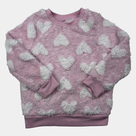 Rosa flauschiger Kinderpullover mit weißen Herzen, Größe 3–4 Jahre – front