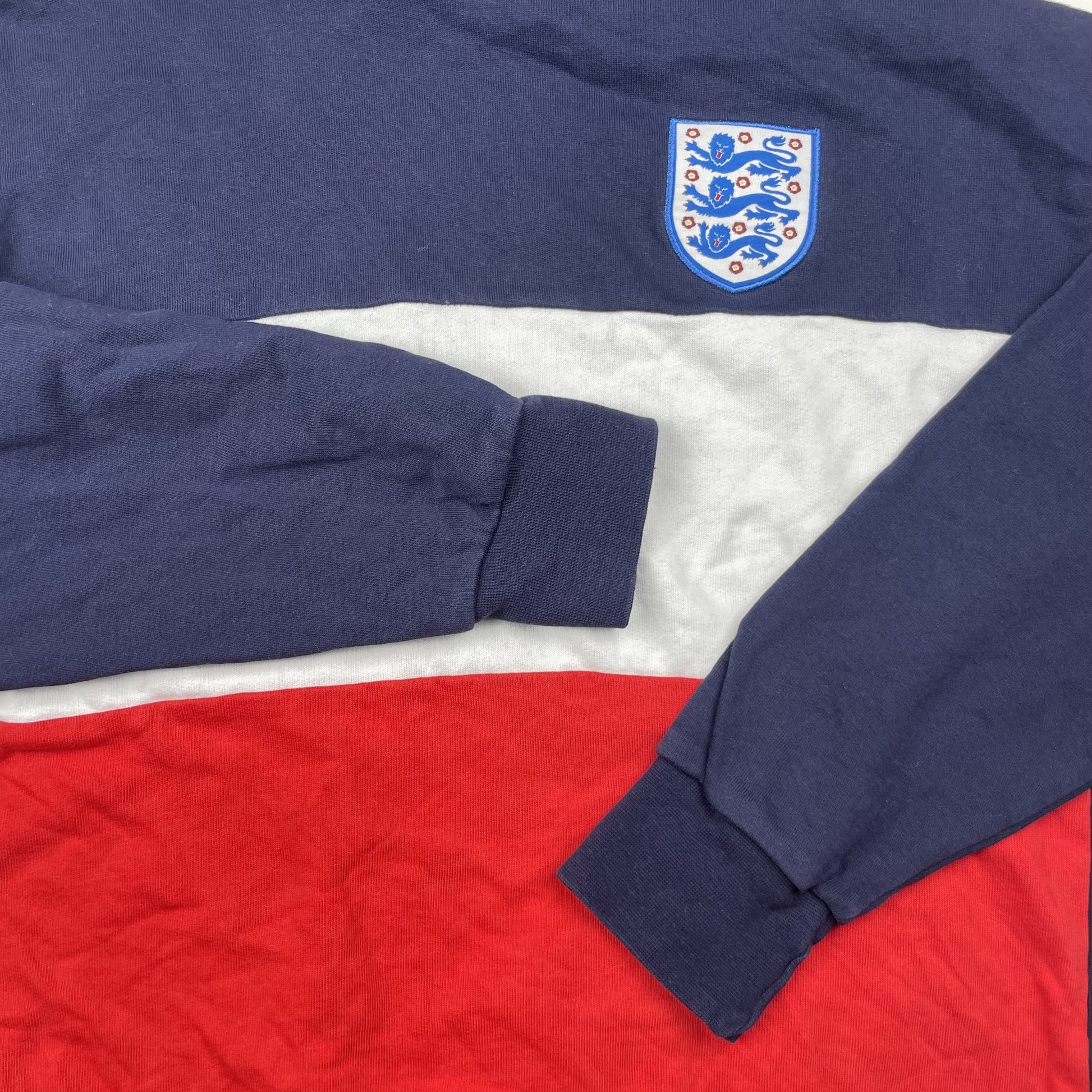 Dunkelblauer Hoodie mit weißem und rotem Blockstreifen und England-Wappen, Größe 14–15 Jahre – detail