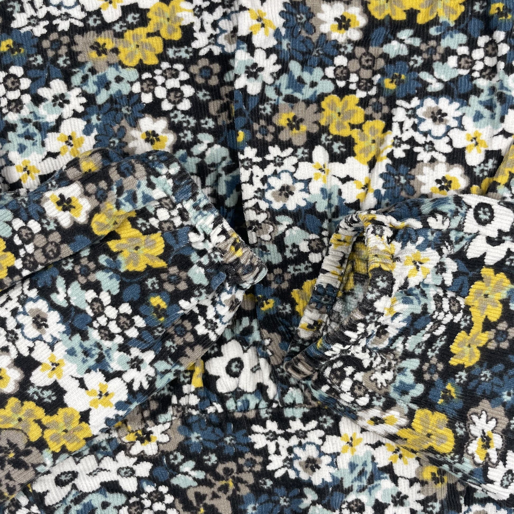 Mehrfarbiges Baumwollcord-Kleid mit Blumenmuster und langen Ärmeln, Größe 86–92, von Tu