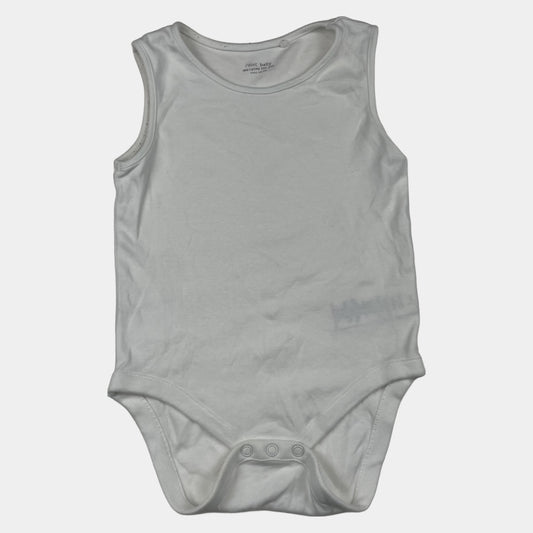 Weißer ärmelloser Body aus Bio-Baumwolle mit Druckknöpfen im Schritt, Größe 12–18 Monate