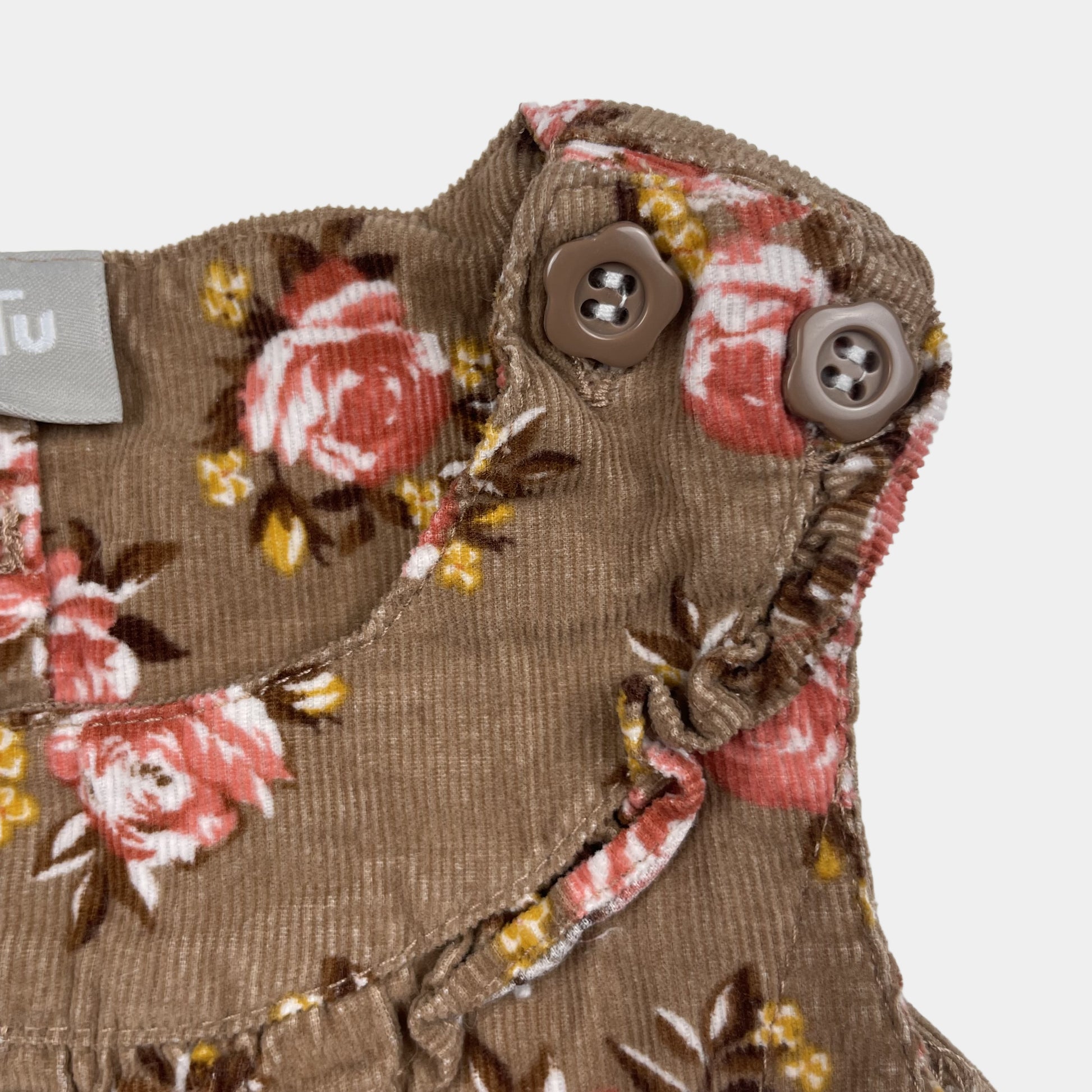 Braunes Cord-Kleid mit Blumenmuster und Rüschen am Saum für Babys 6-9 Monate (68-74 cm) – detail