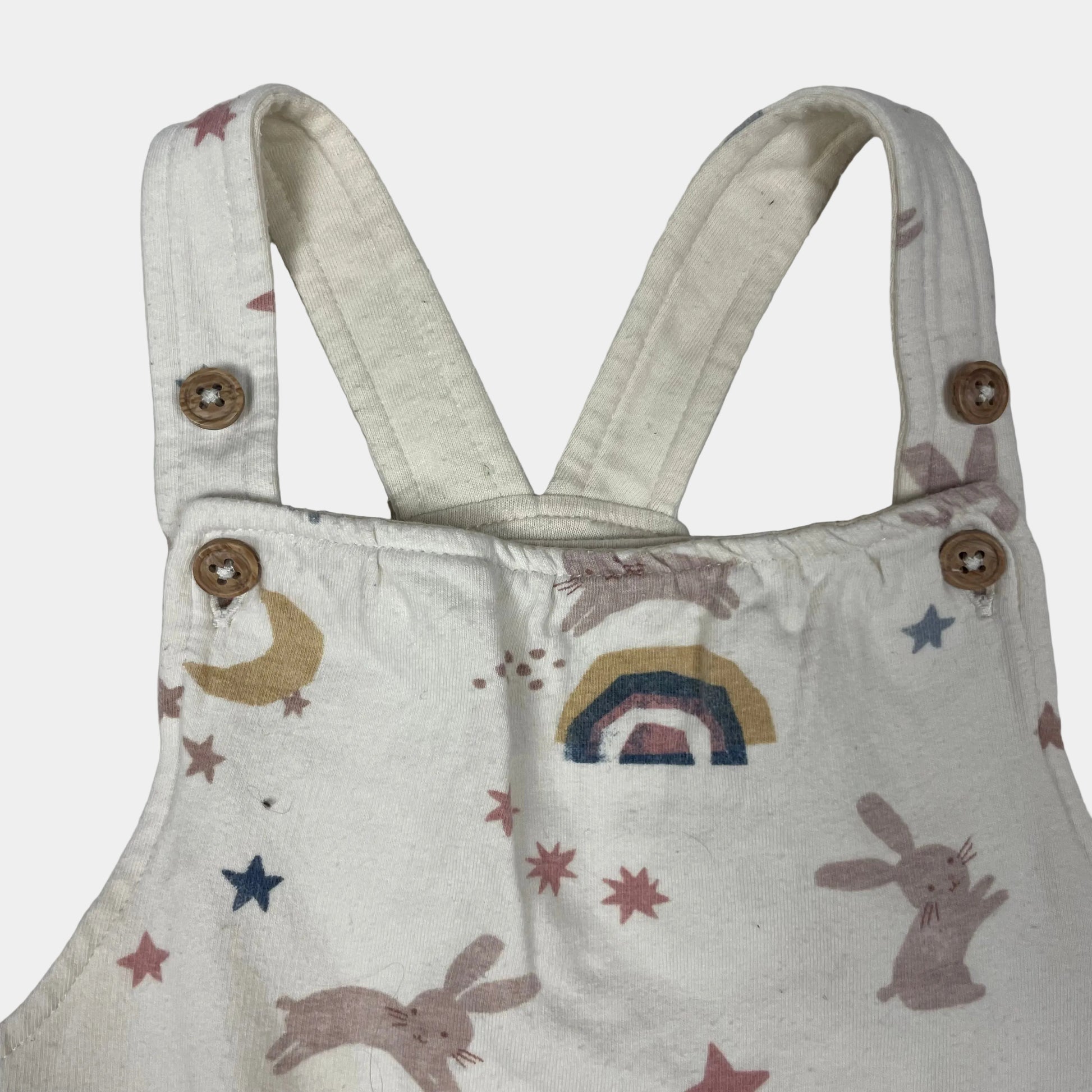 Beiger Overall aus Baumwolle mit Hasen- und Regenbogenmuster für Kinder – fabric
