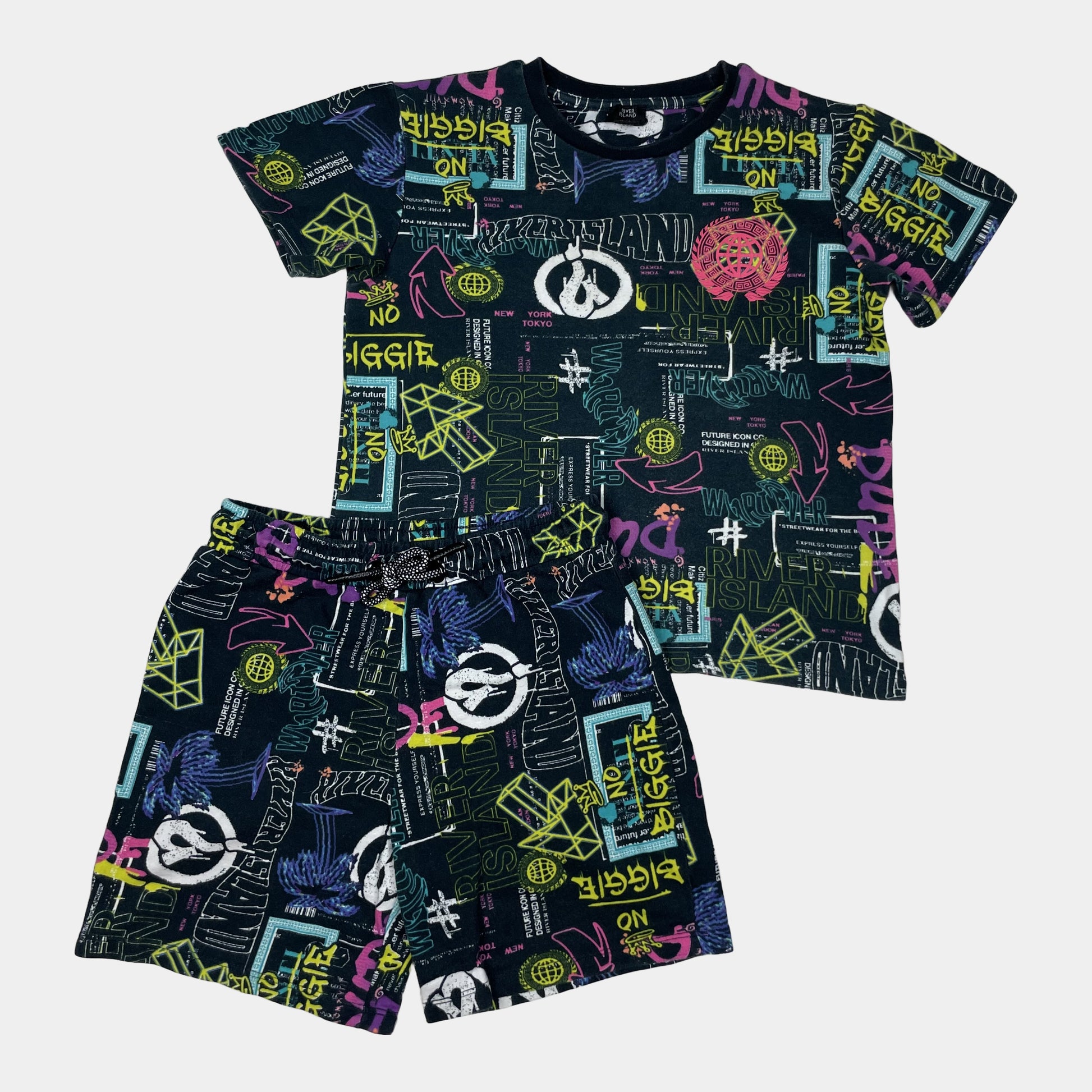 Buntes Set aus T-Shirt und Shorts mit auffälligem Grafikmuster für Kinder