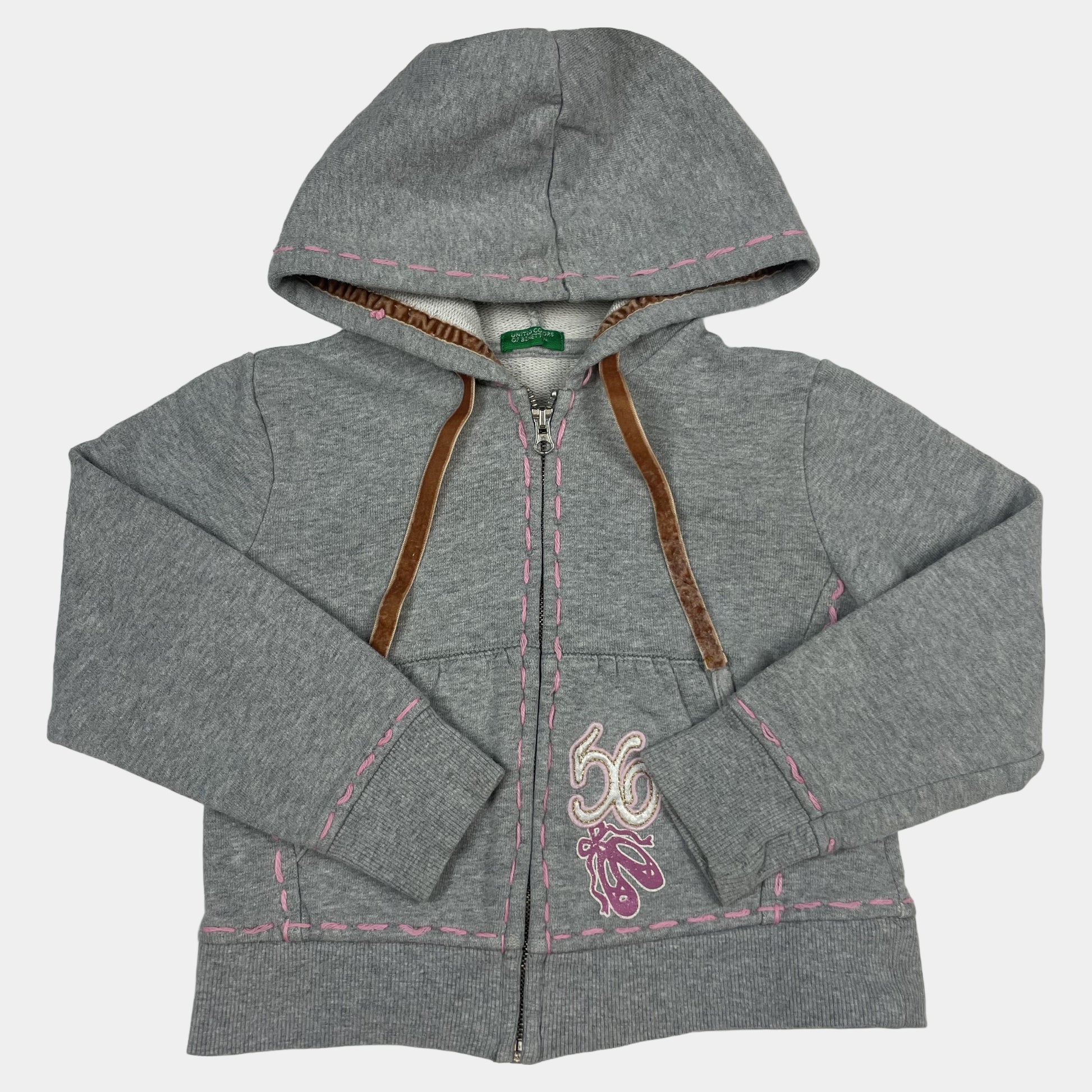 Grauer Kapuzenpullover mit rosa Nähten und Ballarinamotiv – front