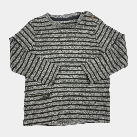 Grauer Pullover aus Viskose mit Streifenmuster – front