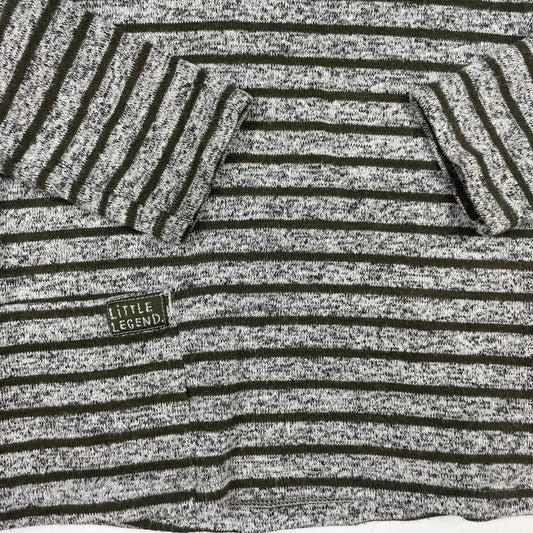 Grauer Pullover aus Viskose mit Streifenmuster – detail