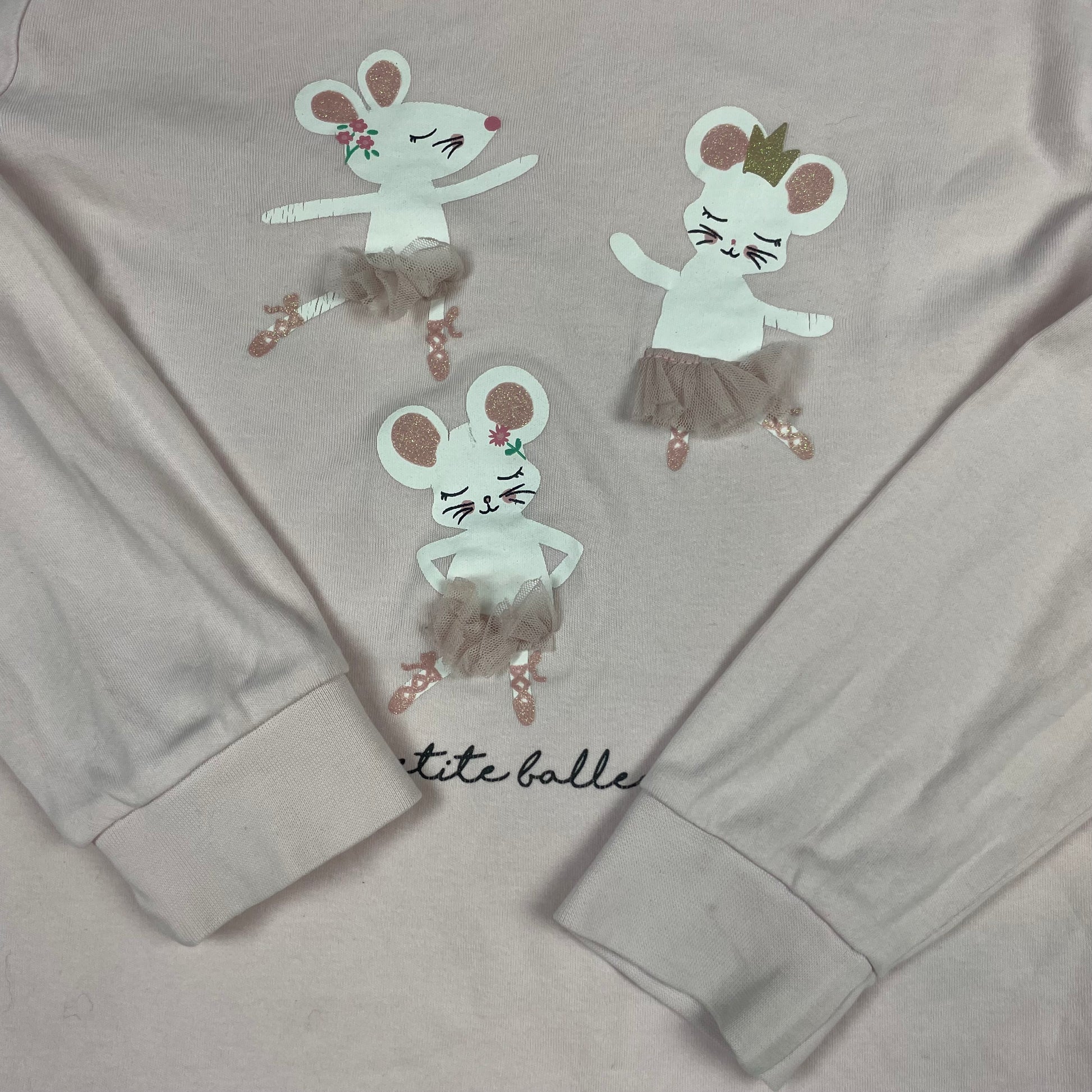 Rosa Langarmshirt aus Baumwolle mit Ballerina-Motiven – detail
