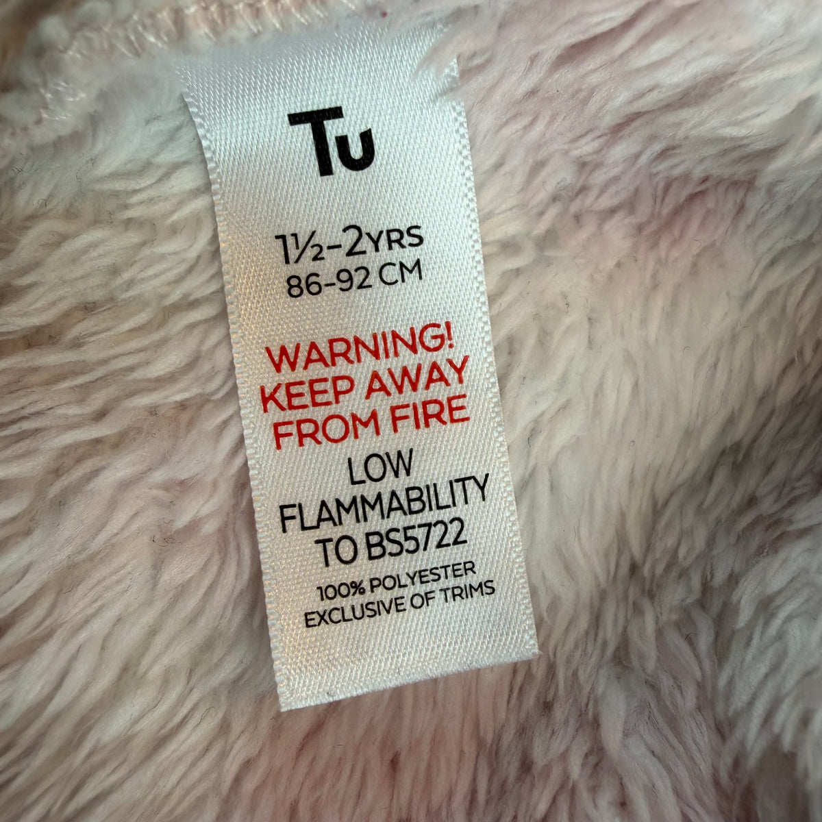 Rosa-weißer Kinder-Bademantel aus Fleece mit Einhorn-Kapuze, Bindegürtel und Taschen – tag