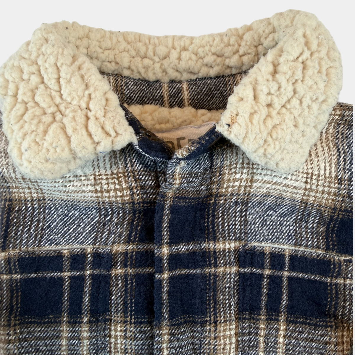 Blau-weiß karierte Baby-Jacke mit Teddykragen und Druckknöpfen – collar