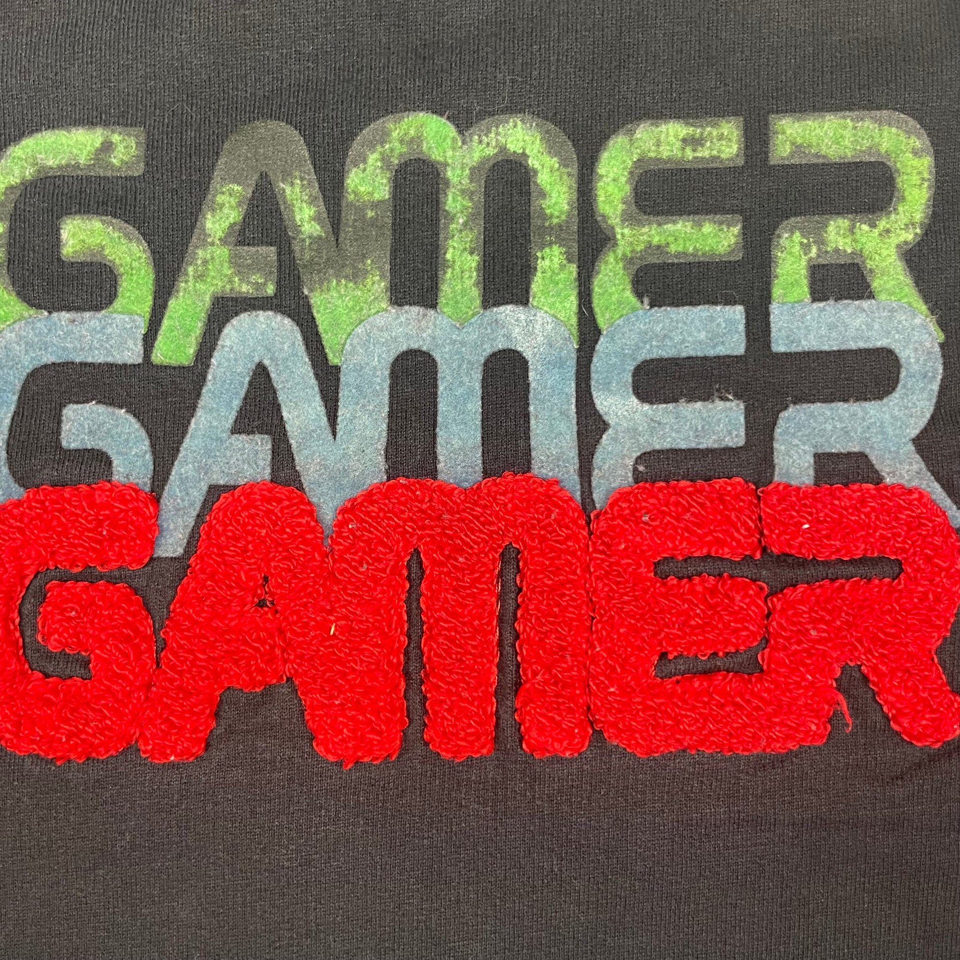 Schwarzes Baumwoll-Sweatshirt mit Gamer-Schriftzug – detail