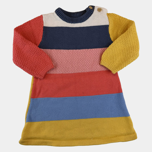 Mehrfarbiges gestricktes Baby-Kleid mit Blockstreifen und Schulterknöpfen – front