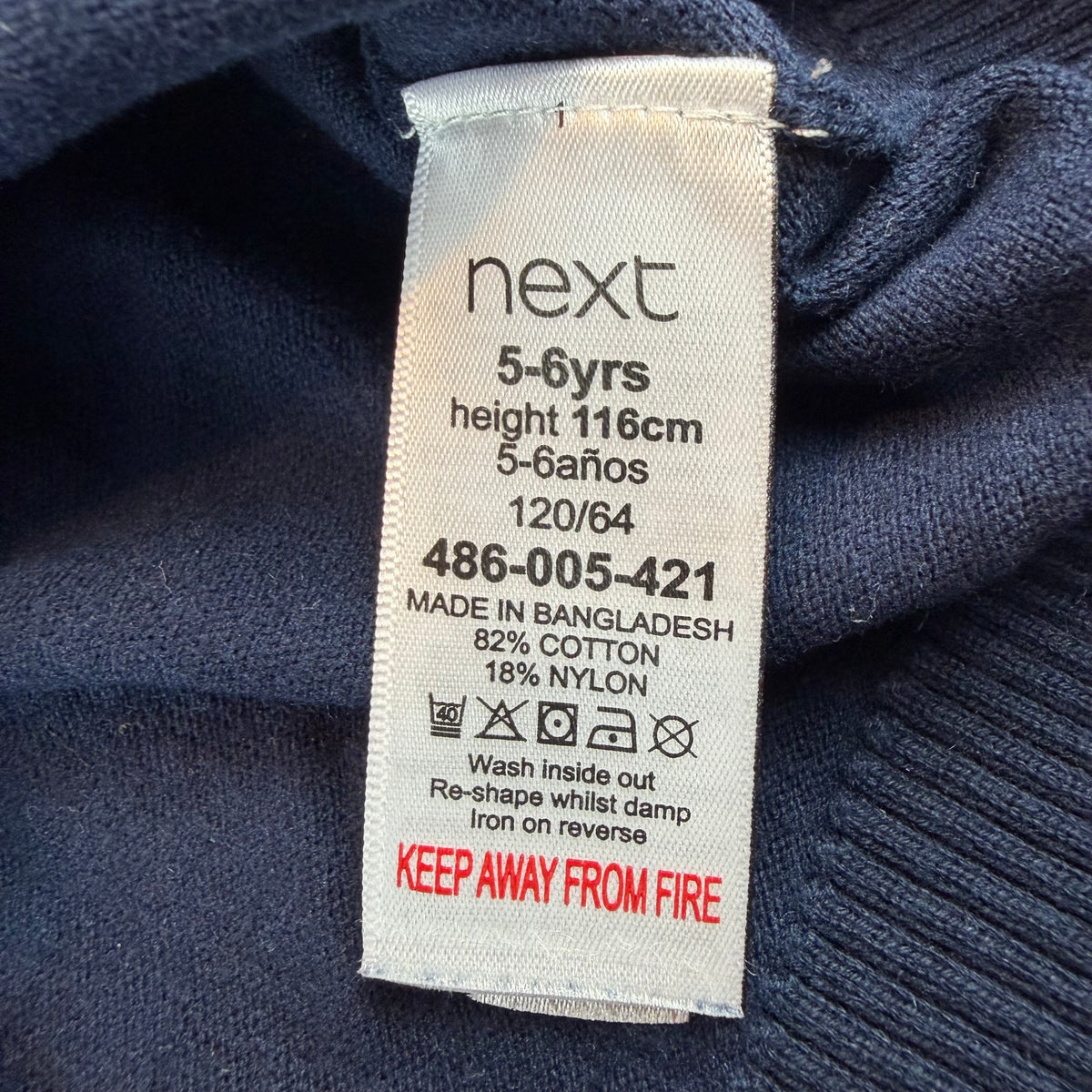 Blaue Kinder-Strickweste mit V-Ausschnitt von Next – label
