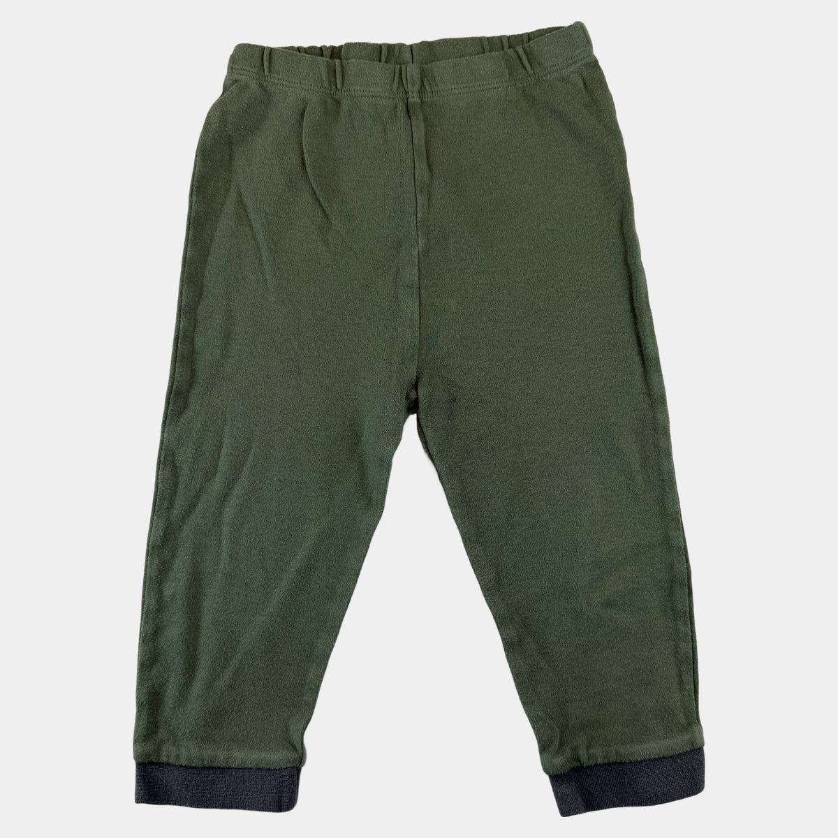 Khakifarbene Kinder-Jogginghose mit elastischem Bund und Bündchen – front