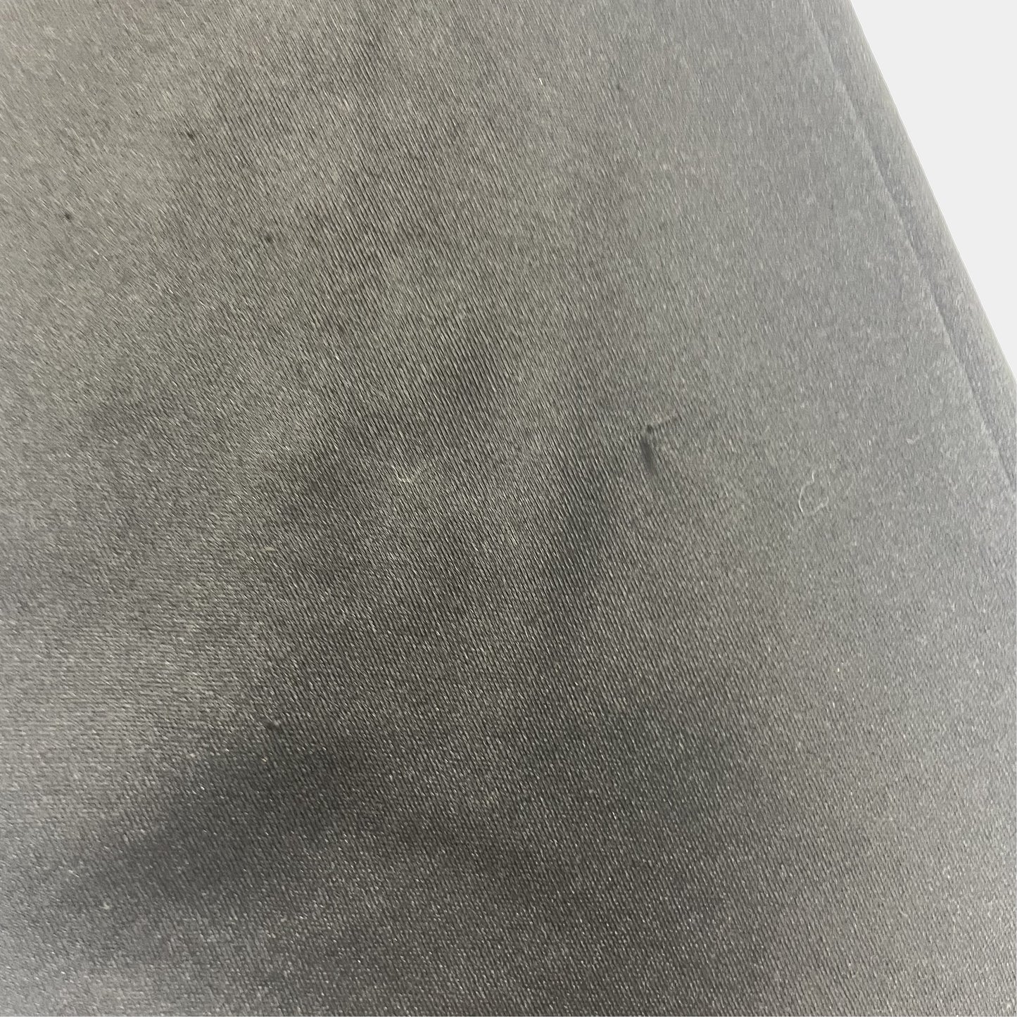 Schwarze Hose aus Polyester für Kinder 6-8 Jahre – detail