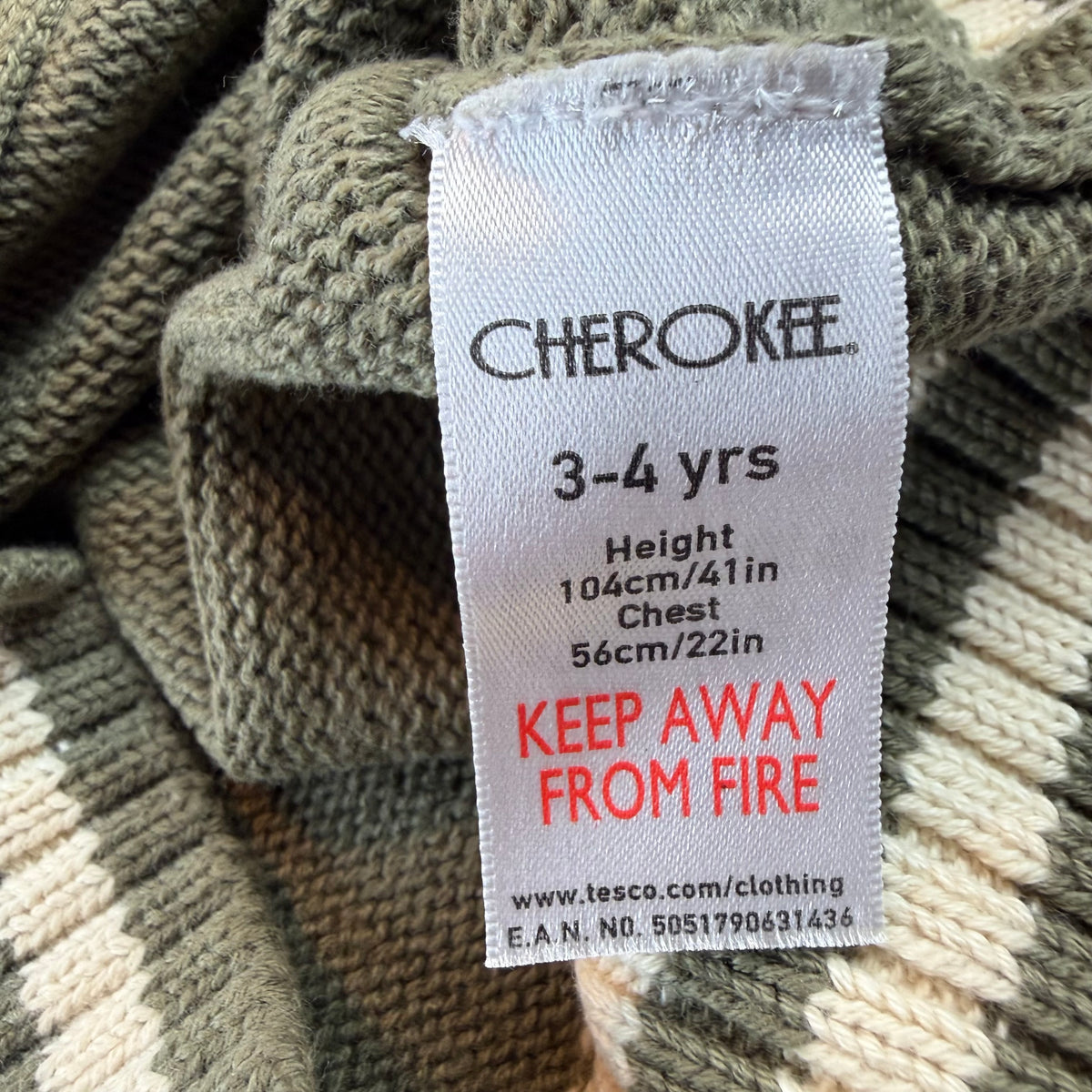 Olivgrüne Kinder-Strickjacke aus Baumwolle mit Reißverschluss und gestreiften Bündchen – label
