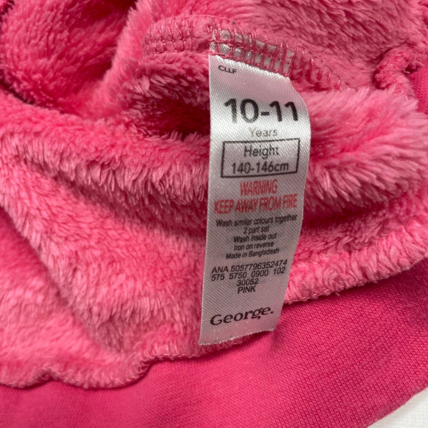Kuscheliger pinker Fleece-Pullover in Größe 10–11 Jahre. – tag