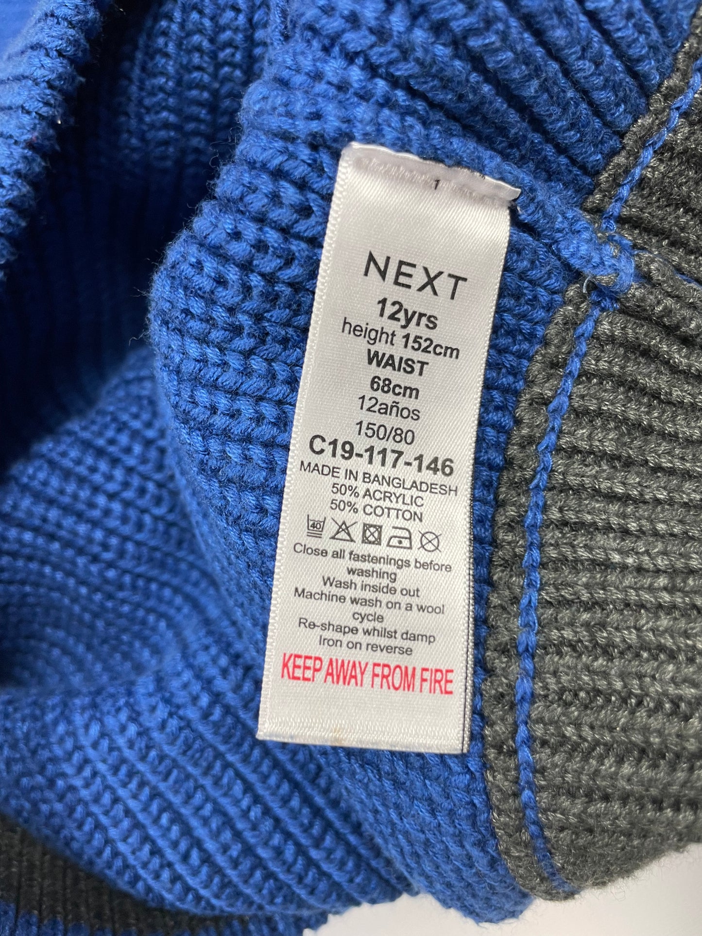 Blaue Strickjacke mit Kapuze für 12 Jahre (ca. 152 cm) – label
