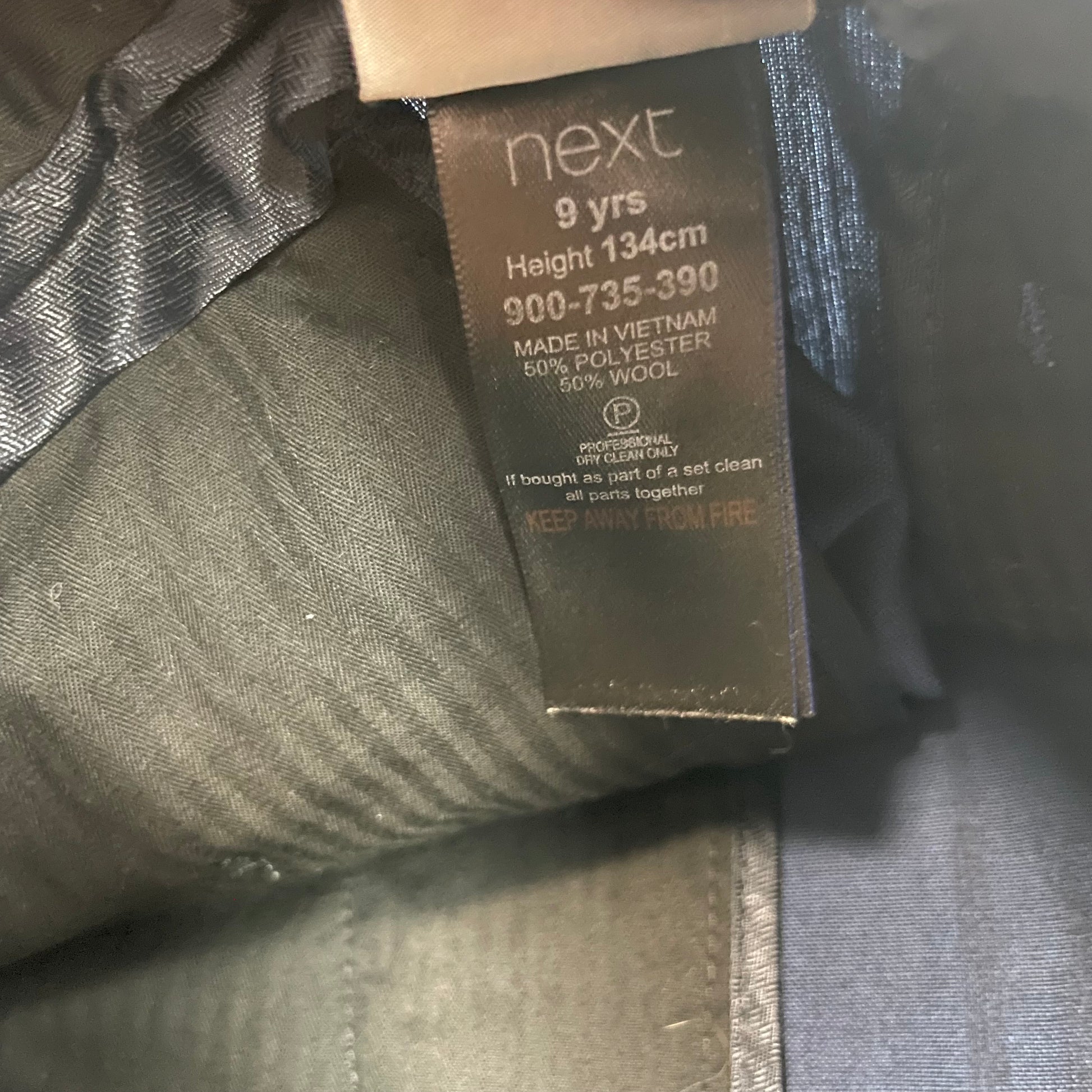 Blaue Hose aus Polyester-Woll-Mischung mit geradem Schnitt und Grtelschlaufen. – label