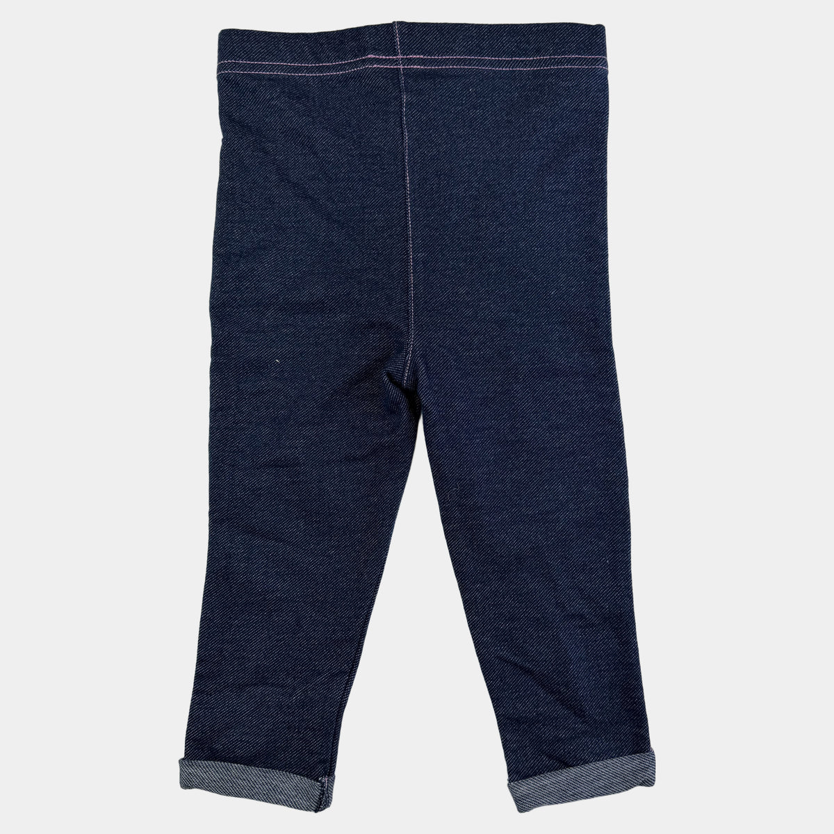 Dunkelblaue Baby-Denim-Leggings mit elastischem Bund, rosa Ziernähten und umgeschlagenen Säumen – back