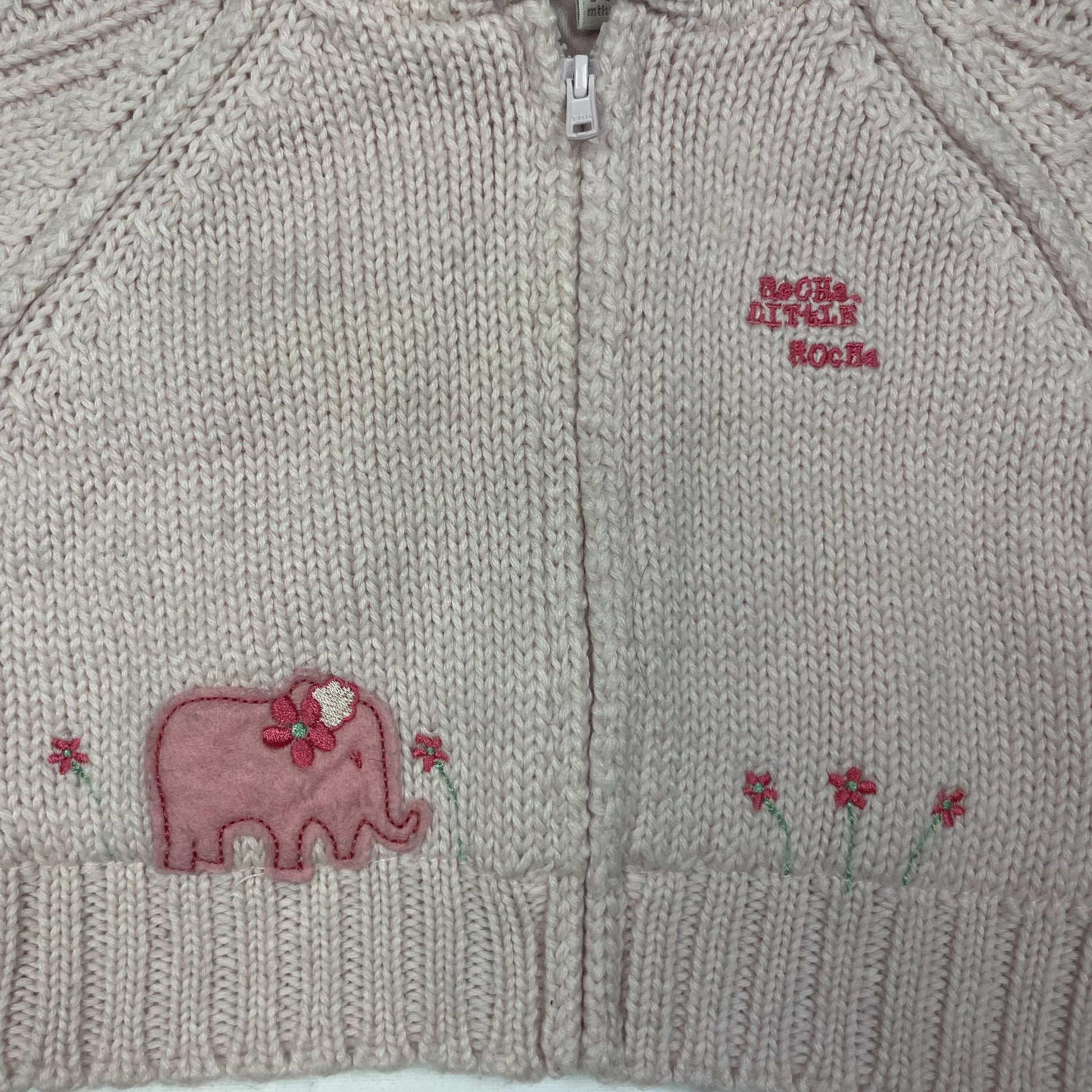 Rosa Strickjacke für Babys mit Elefantenmotiv und Kapuze – detail