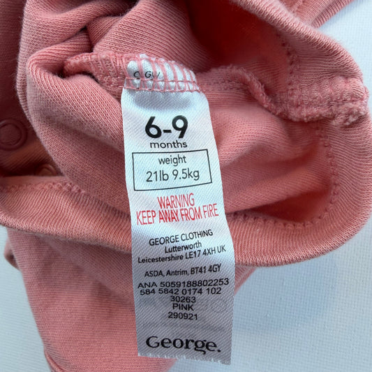 Altrosa ärmelloser Baby-Body mit Druckknöpfen – detail