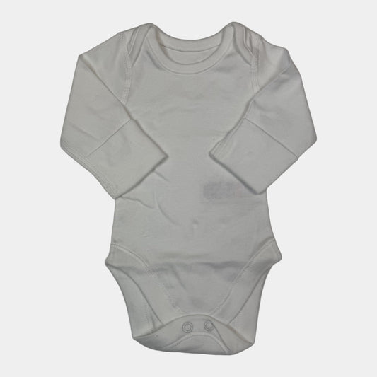 Weißer Langarm-Babybody mit Druckknöpfen von M&S – front