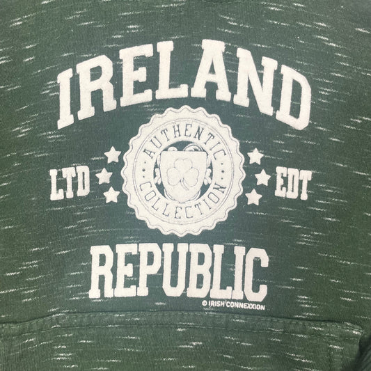 Grüner Kapuzenpullover mit Logo-Aufdruck, Urban Irish – detail