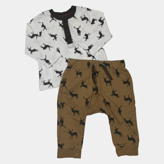 Baby-Set aus weißem Langarmshirt und brauner Hose mit Hirsch-Print – front
