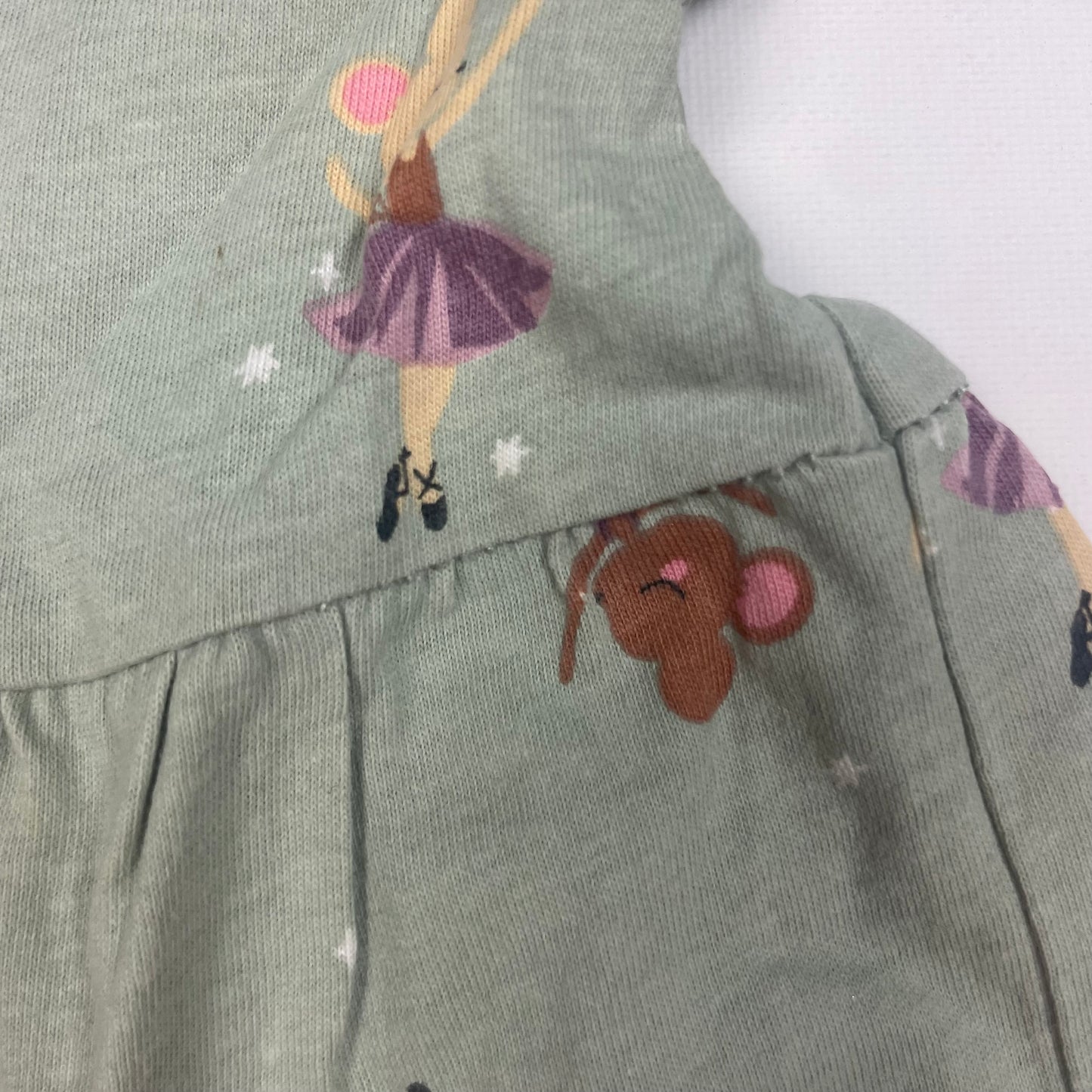 Grünes Baumwoll-Kleid mit Maus-Print und langen Ärmeln von H&M in Größe 98/104. – fabric
