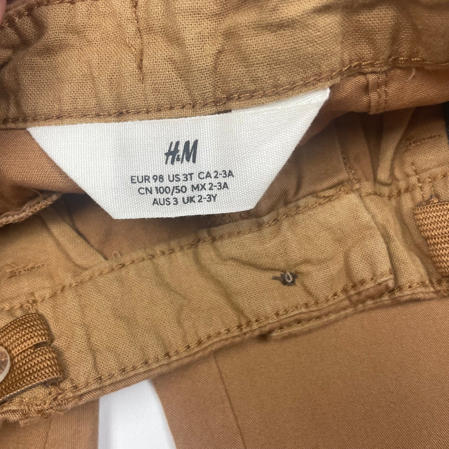 Braune Baumwollhose mit geraden Beinen und Gürtelschlaufen – label