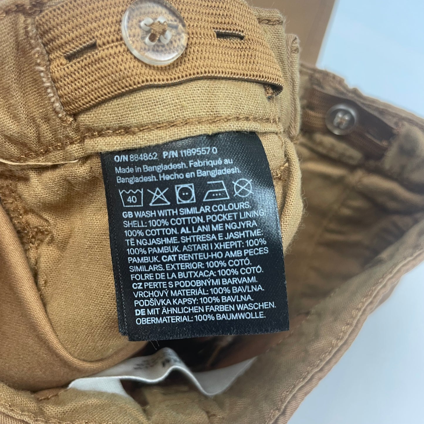 Braune Baumwollhose mit geraden Beinen und Gürtelschlaufen